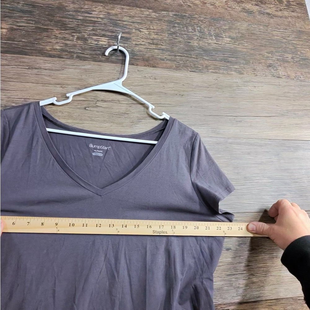 BumpStart Women's Gray V-Neck Tee - Picture 5 of 8